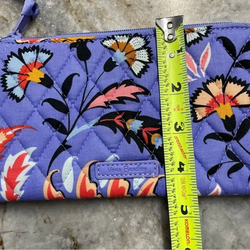 NWT Vera Bradley RFID Tech Wristlet Mural Garden